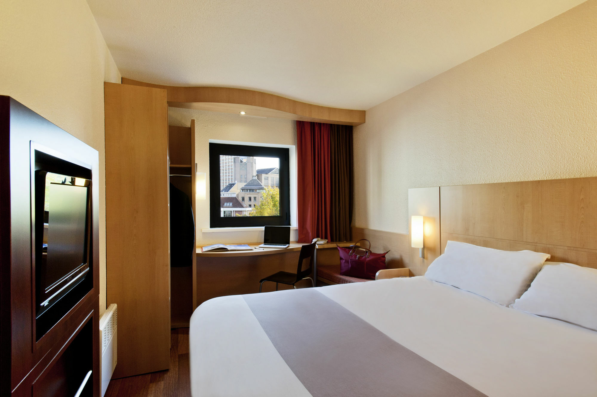 B&B Hotel Calais Terminal Cite Europe 3 Etoiles Coquelles Εξωτερικό φωτογραφία