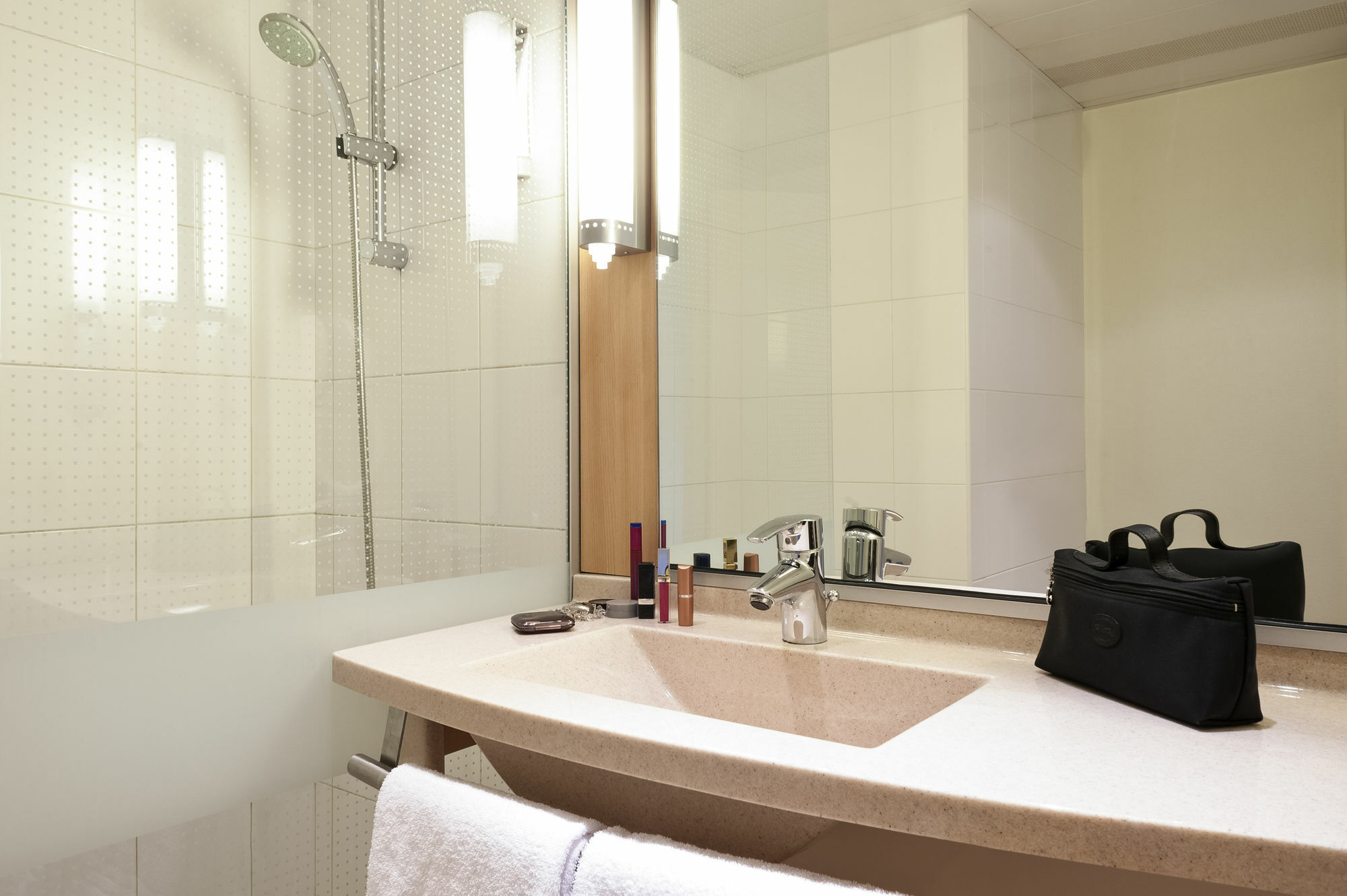 B&B Hotel Calais Terminal Cite Europe 3 Etoiles Coquelles Εξωτερικό φωτογραφία